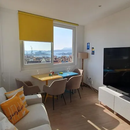 Stunning Sea View, Steps From Station And Port - Vue Imprenable Sur La Mer, A Quelques Pas De La Gare Et Du Port