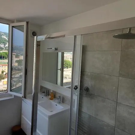 公寓 Stunning Sea View, Steps From Station And Port - Vue Imprenable Sur La Mer, A Quelques Pas De La Gare Et Du Port